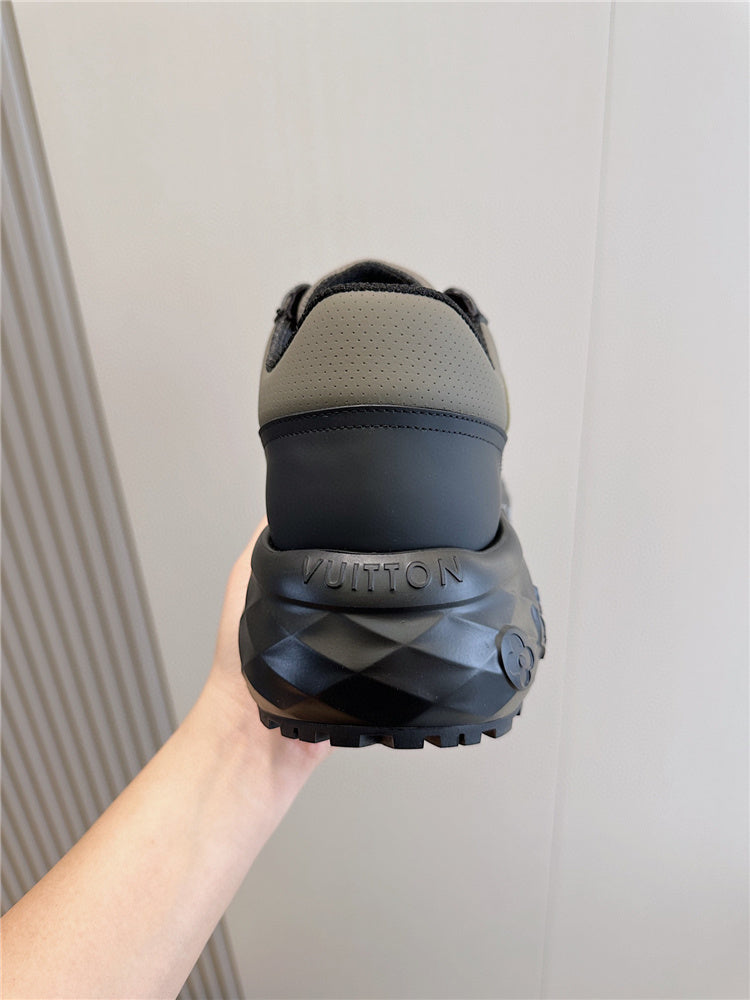 Louis Vuitton Grey Men's Trainer Sneaker